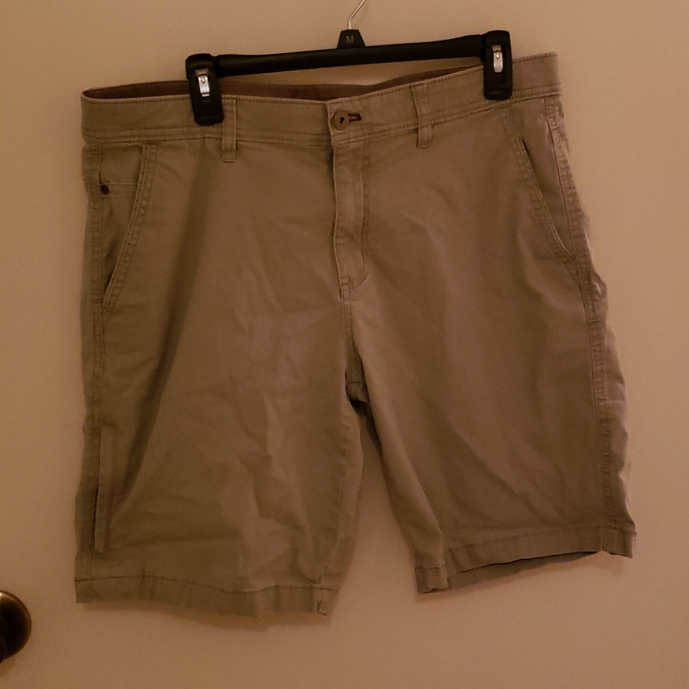 *BOGO FREE*  Men's Sz 34 Khaki Shorts